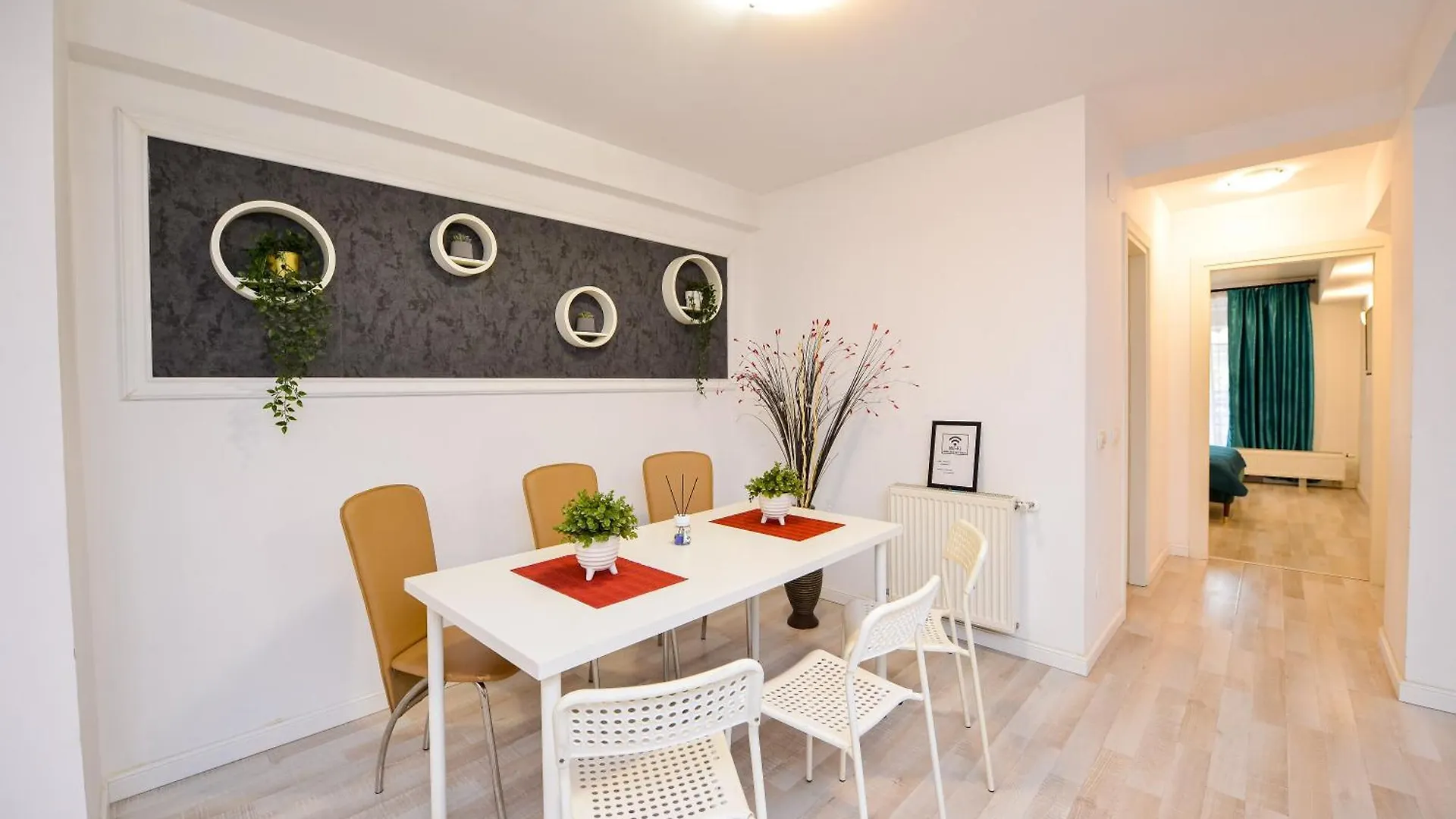 City Center Suite With Terrace بوخارست شقة