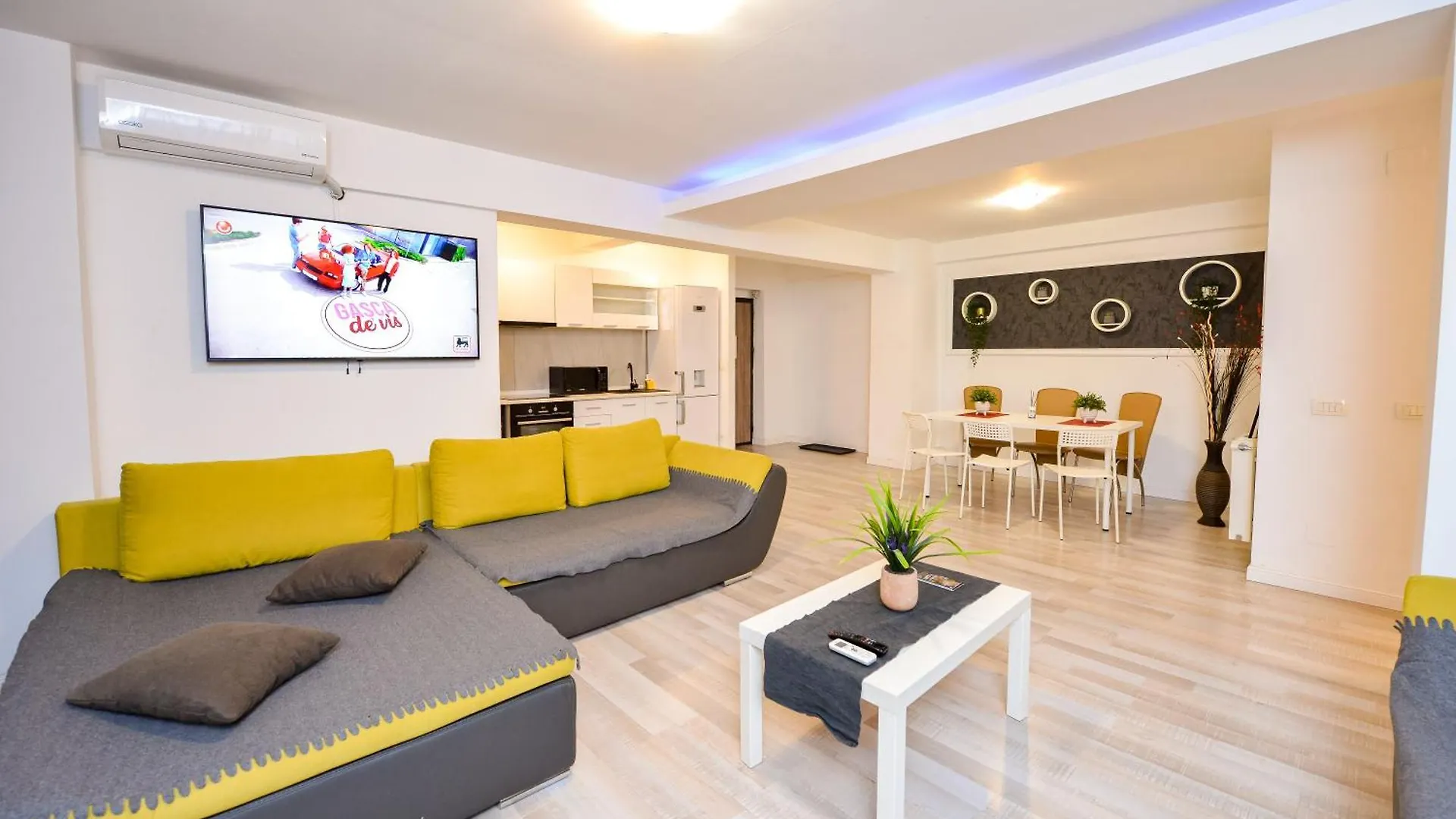 City Center Suite With Terrace بوخارست