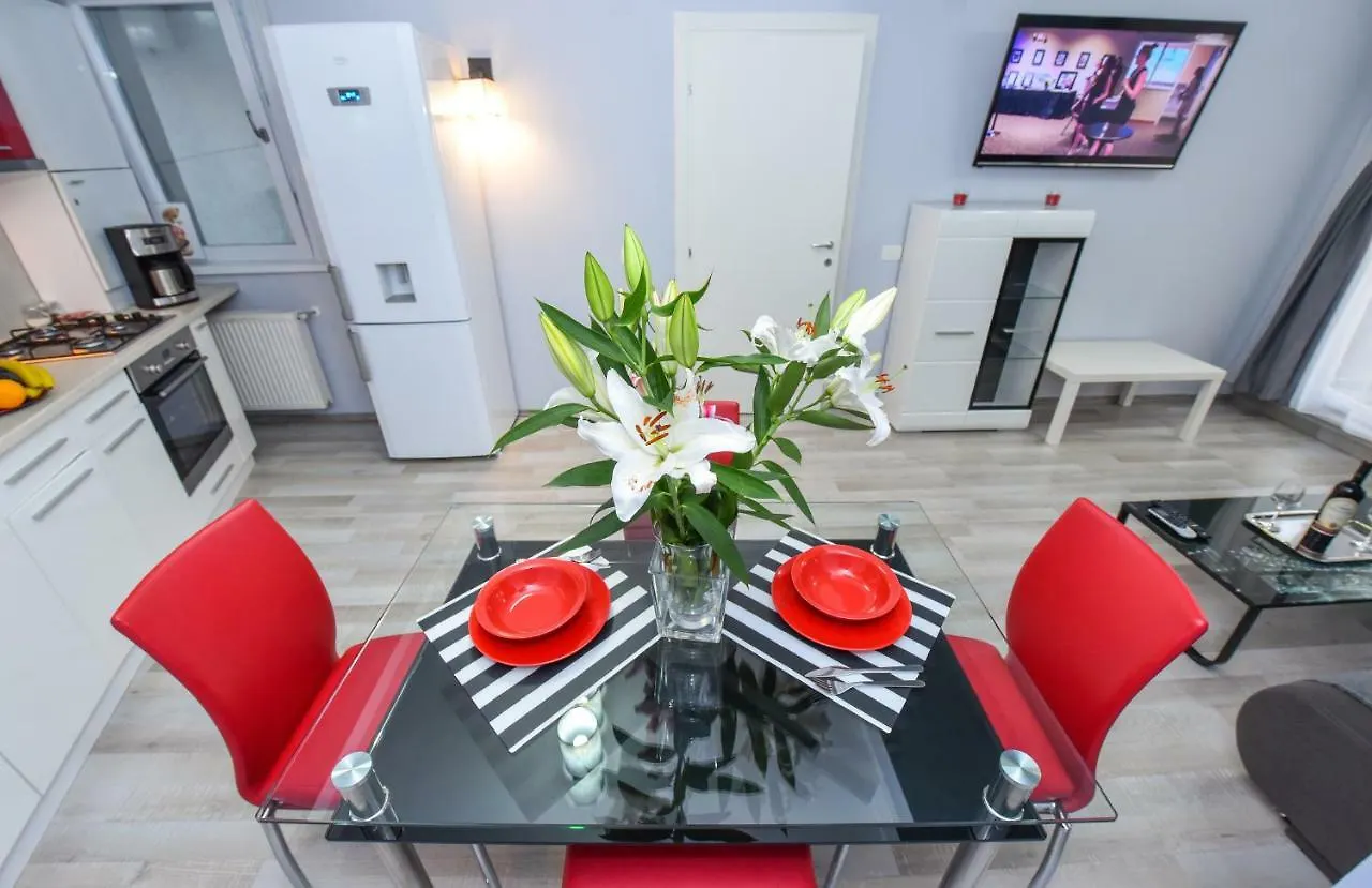 City Center Suite With Terrace بوخارست 0*,  رومانيا