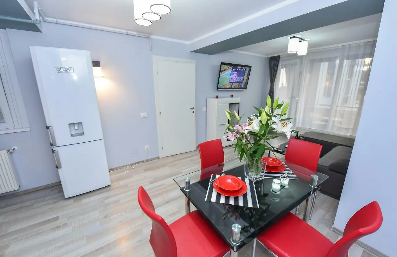 City Center Suite With Terrace بوخارست شقة